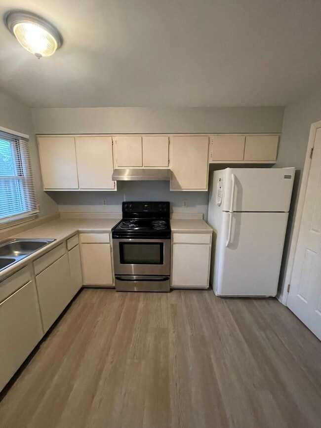 Photo - 608 W Church St