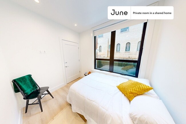 Building Photo - Room in Shared 4 bed/2 bath home