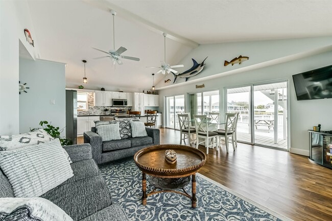 Photo - 16542 E Bayside Way