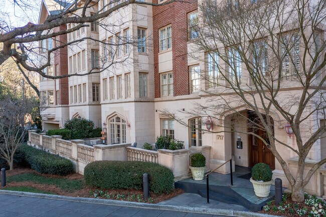 The Clifton - The Clifton Apartments