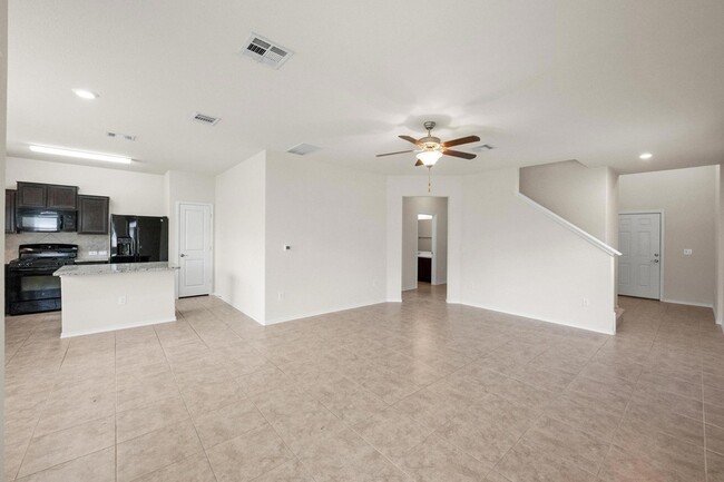 Photo - 5720 Kennedy St