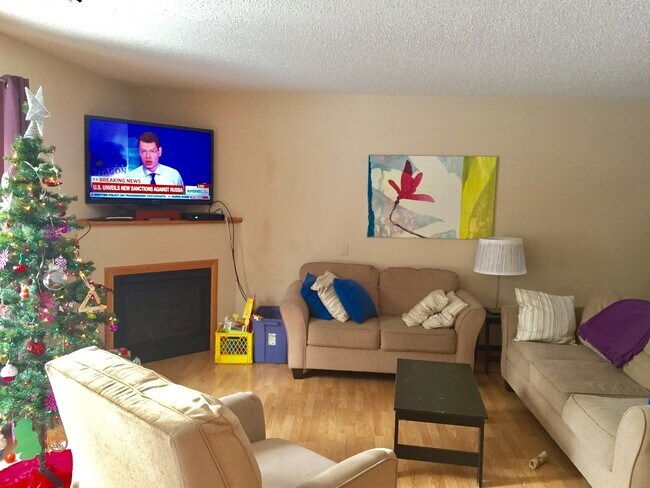 Photo - Spacious 3Br/3Ba TH in Eagan!!