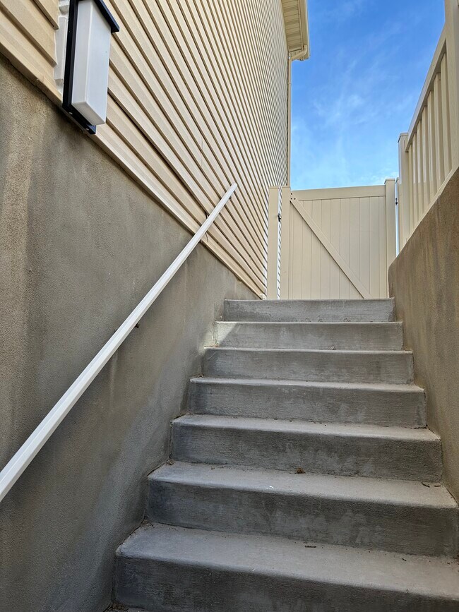 Photo - 4348 N Maple Dr Unit Basement Apartment