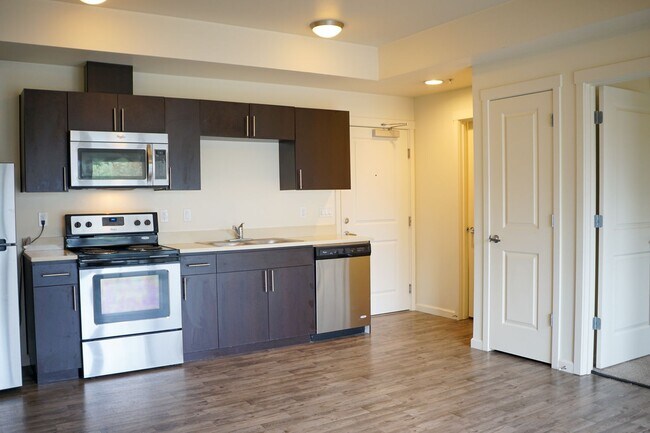 Photo - Great 1 Bdr w/Washer/Dryer and Private Balcony! Unit 06
