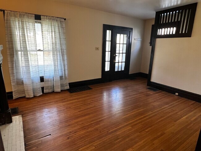 Photo - 2856 Findley Ave