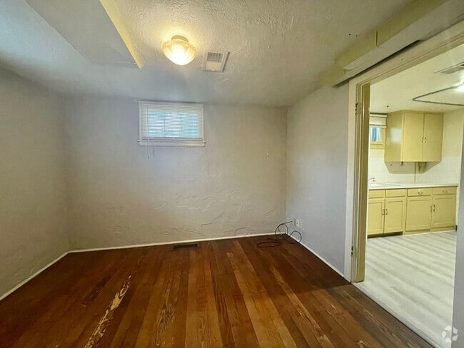 Building Photo - 1012 14th St Unit 1 Rental