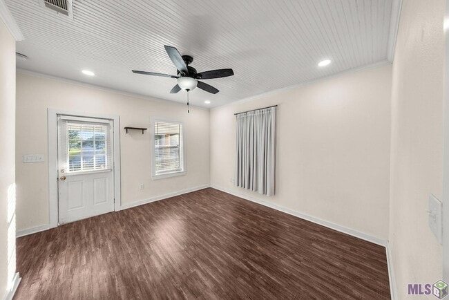 Photo - 306 Courthouse St