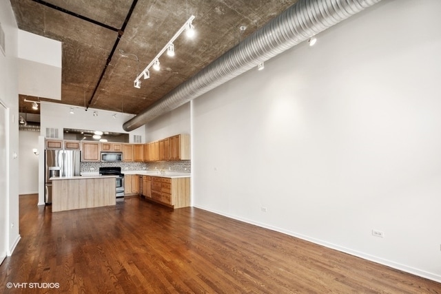 Photo - 849 N Franklin St Unit 1401