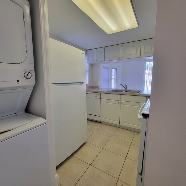 Photo - 739 Orchid Dr