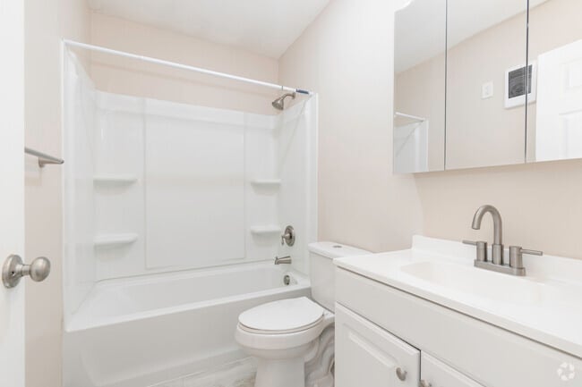 2BR, 1BA - 850SF Bathroom
