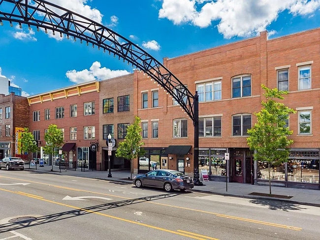 Building Photo - 769 N High St Unit 303