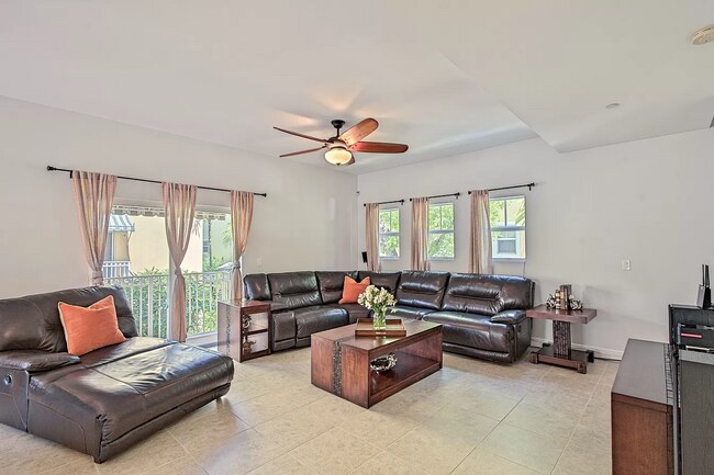 Photo - 708 SE 15th St