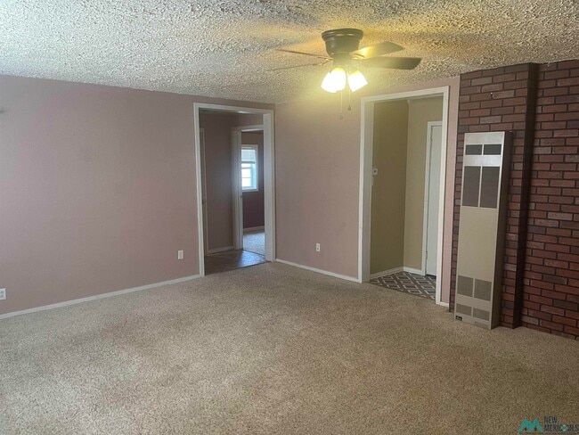 Photo - 908 Maple St