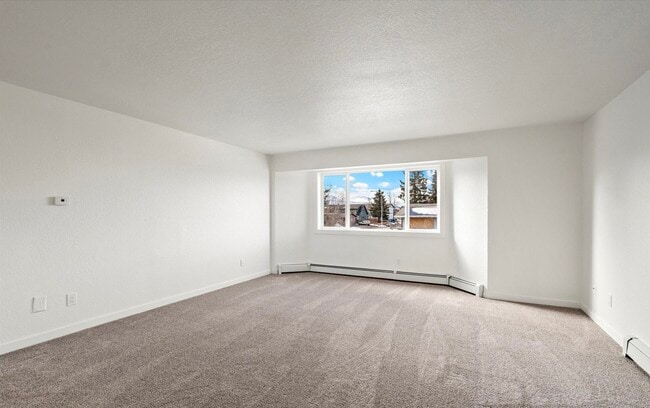 Building Photo - 3921 Peterkin Ave Unit Peterkin Ave  4 Rental