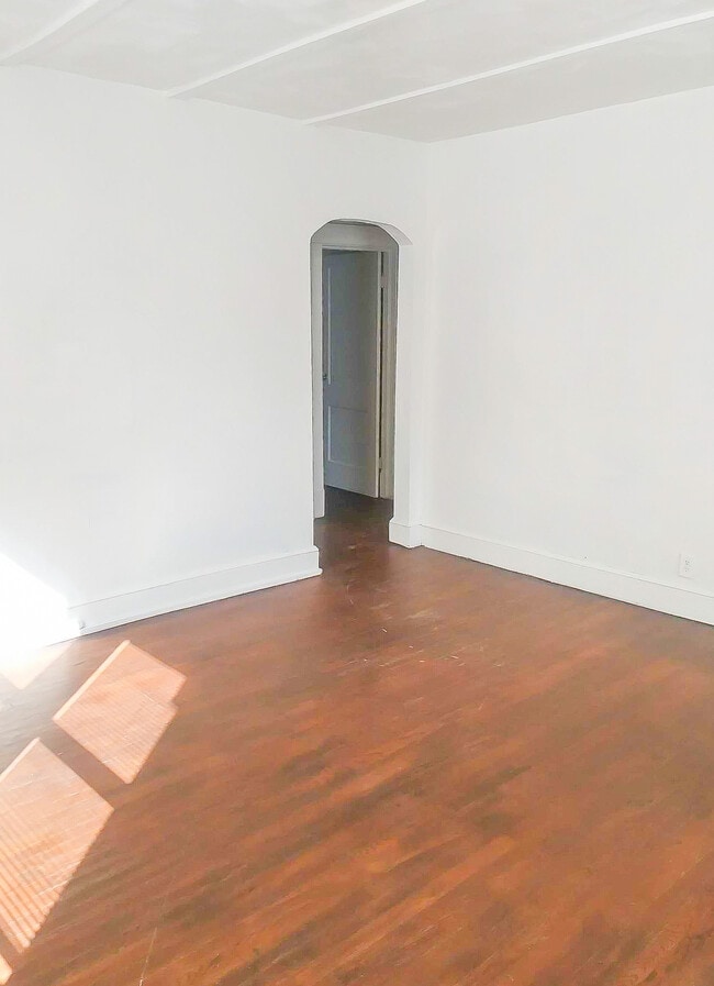 Photo - 3207 Logandale Ave