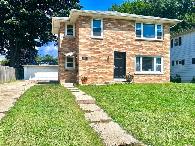 1508 Walnut St Unidad Upper
