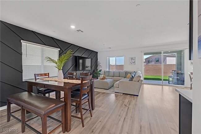 Photo - 282 Mount Steel Ave