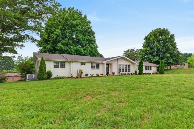 Photo - 3 Bedroom 3 Bath Home For Rent in Sango Area!