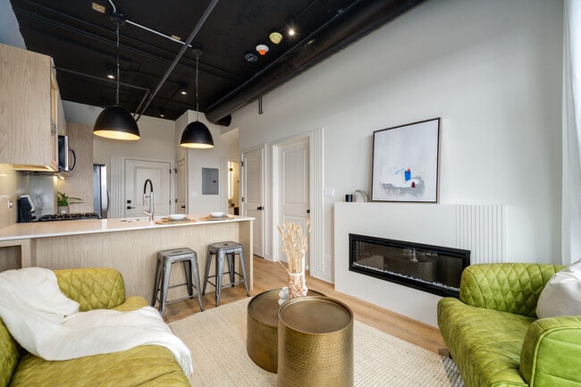 Photo - 2725 N Thatcher Ave Unit 204