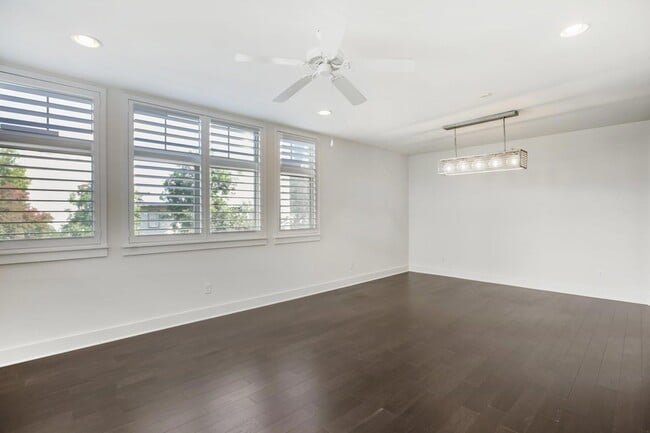 Photo - 908 Nueces St Unidad 28