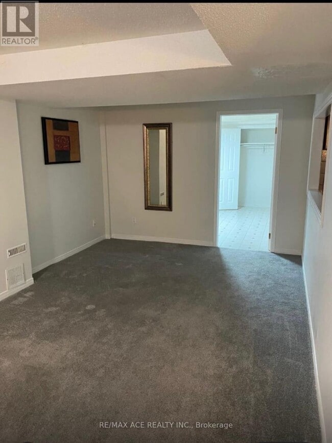 Photo - 90 Monk Crescent Unité Bsmt