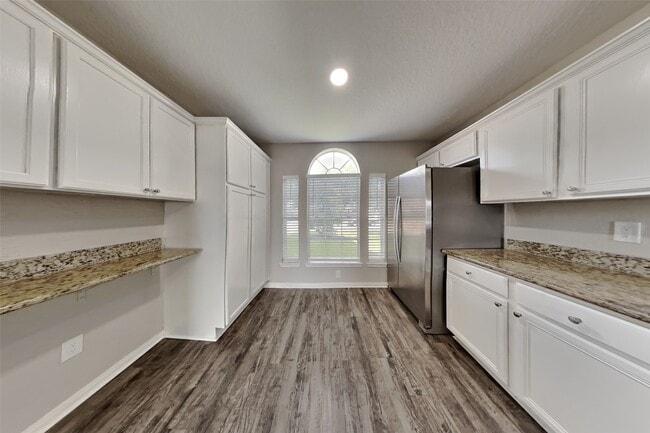 Photo - 22723 W Waterlake