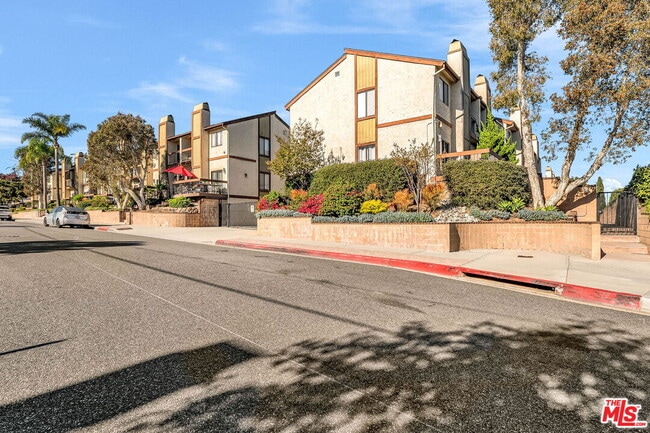 Photo - 2333 241st St Unidad 3