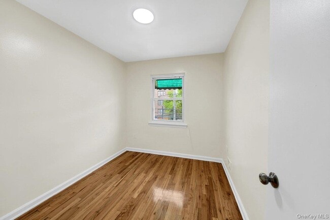 Photo - 3722 Bronxwood Ave Unit 2