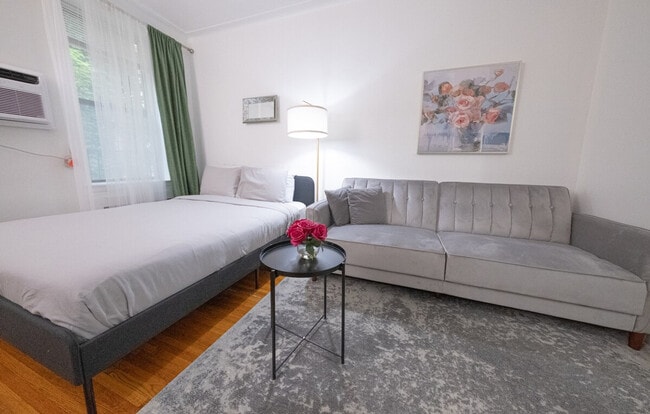 Building Photo - 328 E 74th St