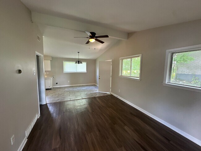 Photo - 2237 Gayle Ave