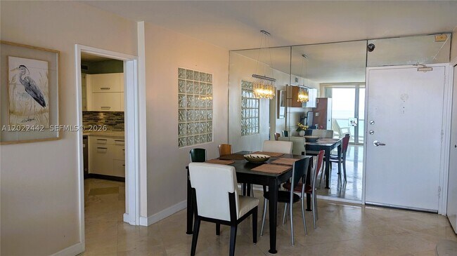 Photo - 5161 Collins Ave Unit 1217