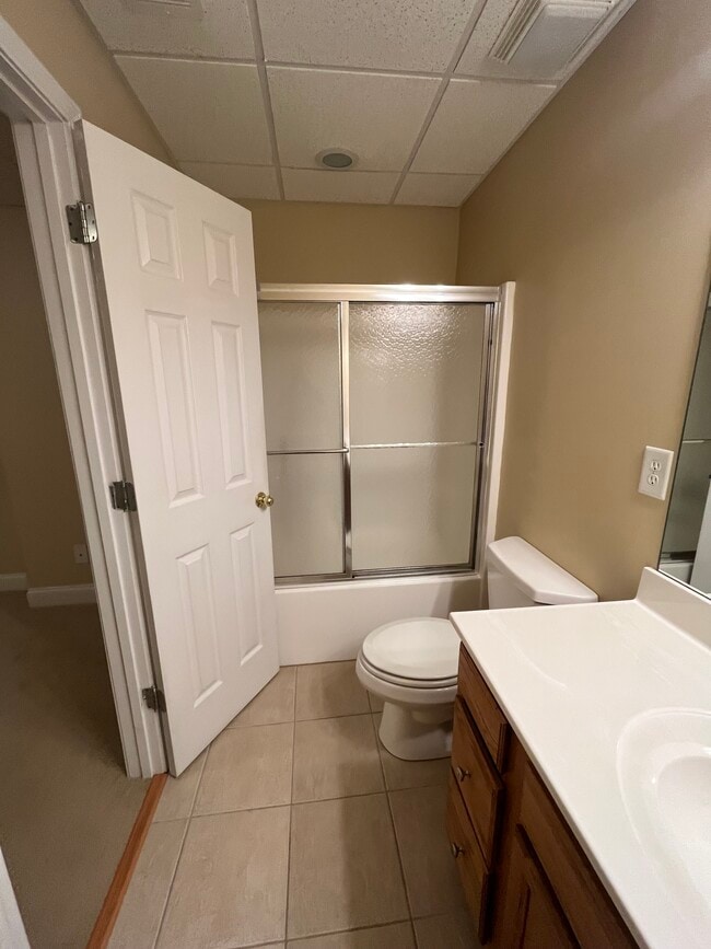 Building Photo - 5182 Glenstone Ct