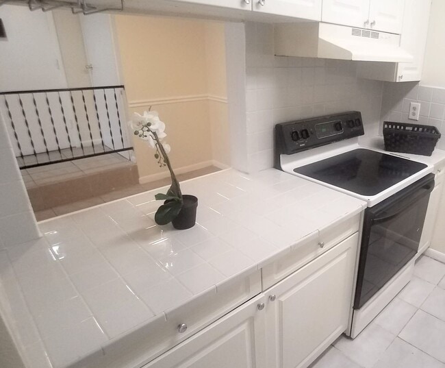 Building Photo - Cozy 1/1 Condo for rent at Wimbledon Park ... Unit 15