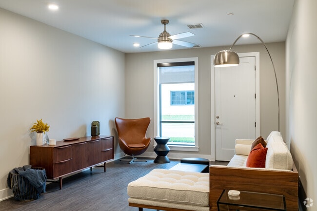 2BR, 2BA - C1 - 1,310SF