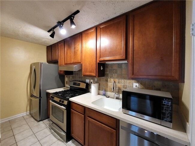 Photo - 6822 Glenridge Dr Unit D