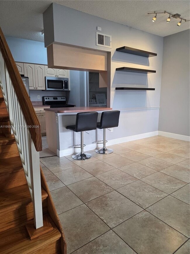 Photo - 18316 NW 68th Ave Unidad C