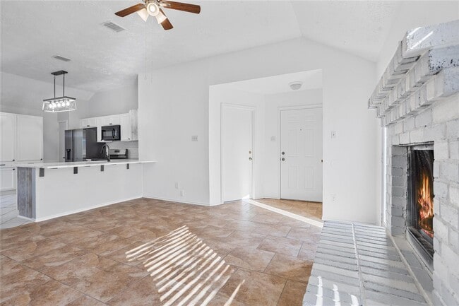 Photo - 1114 Lochmoor Ln