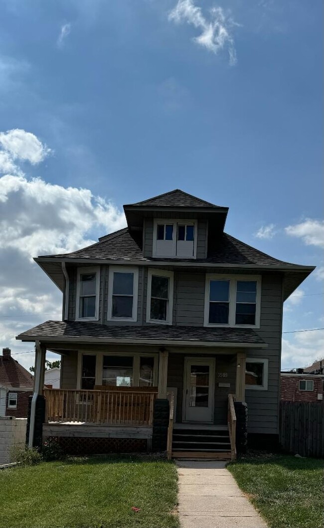 Building Photo - 3509 Howard St Rental