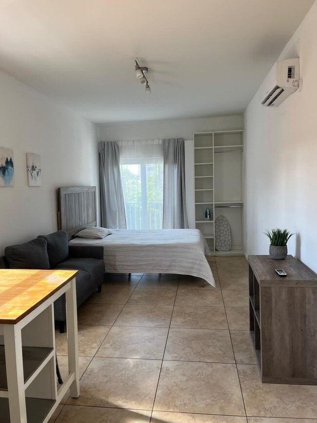 Building Photo - 444-542 SW 3rd Street - 446 SW 3rd Street, Unit 6, Miami, FL