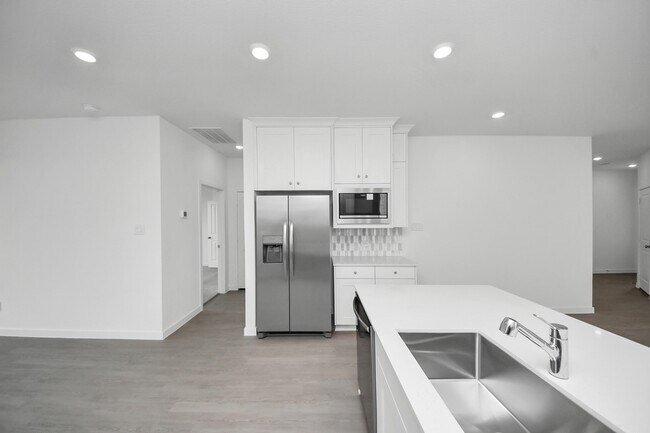 Building Photo - 28910 Rustic Robin Ln