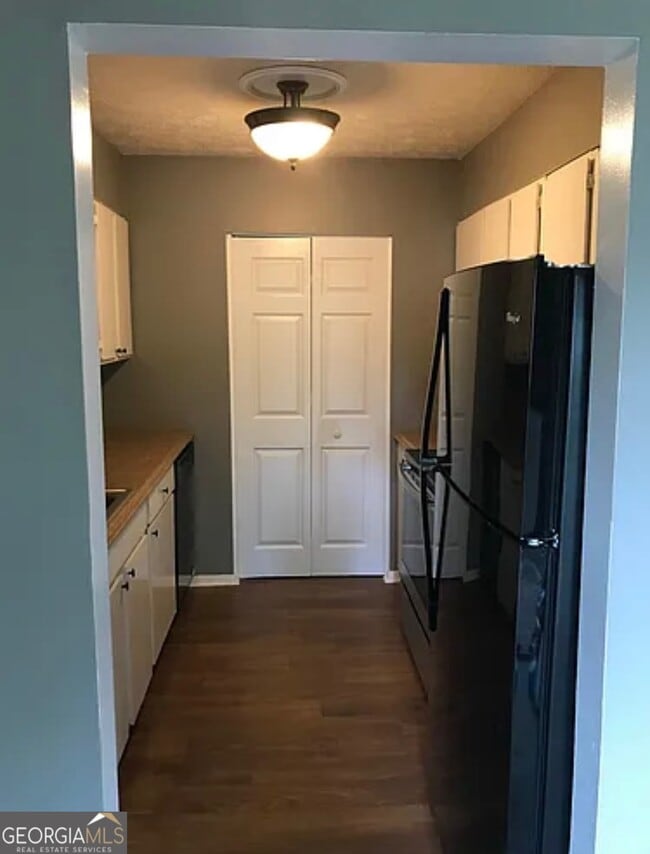 Photo - 304 Twiggs Cor