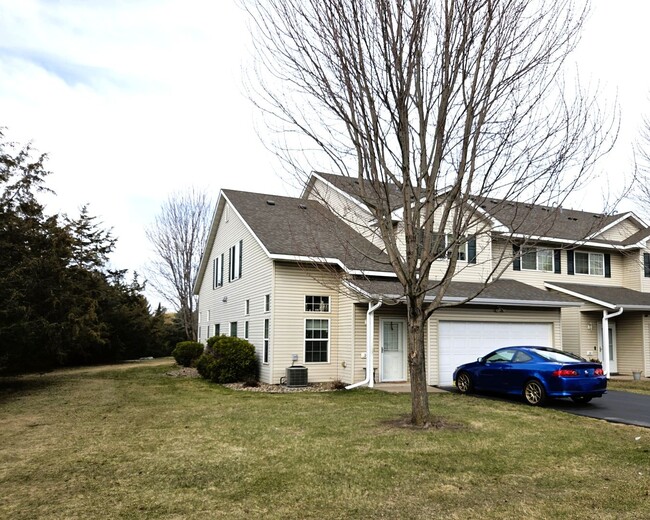 Photo - Nice 2 Bedroom 1.5 Bathroom Townhome in Hudson