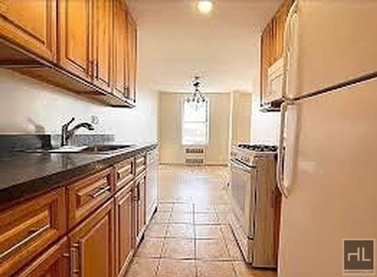 Photo - GRAND CENTRAL PARKWAY Unit 3H1