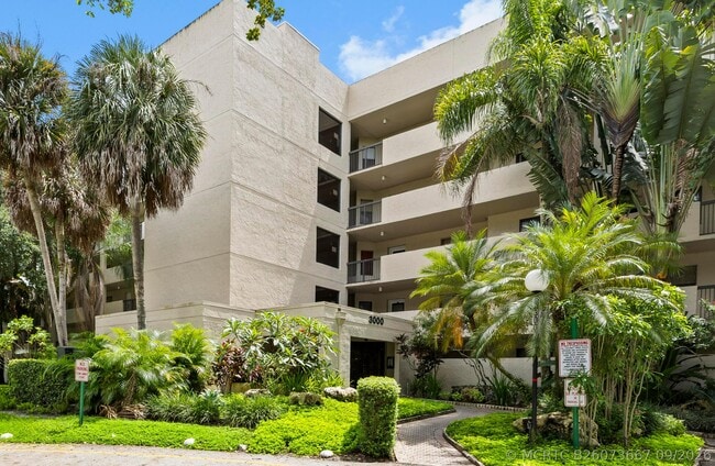 Building Photo - 3000 NW 42nd Ave Unit B201