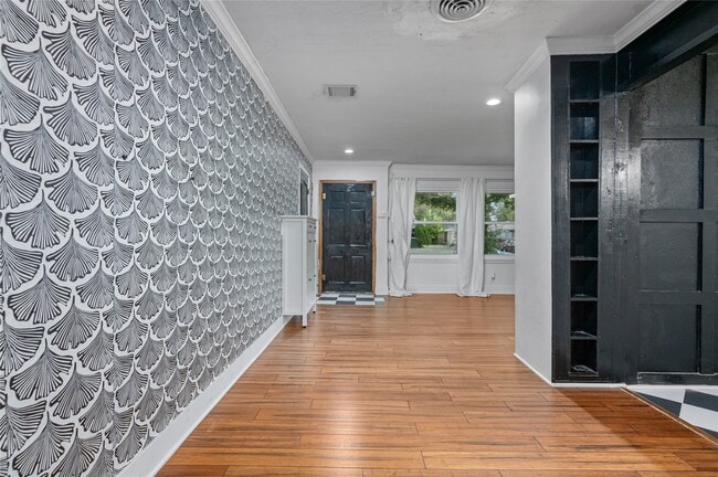 Photo - 1219 Park Ln