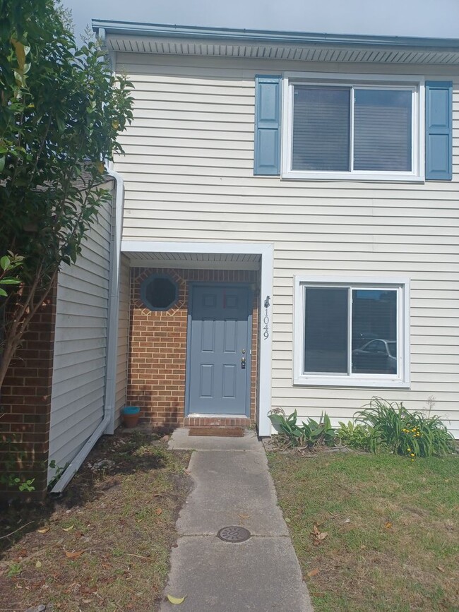 Level Green - Level Green Townhome