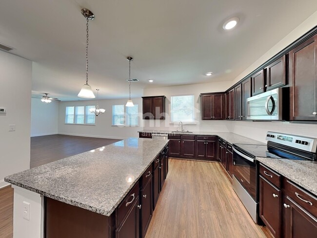 Photo - 190 Rivulet Dr