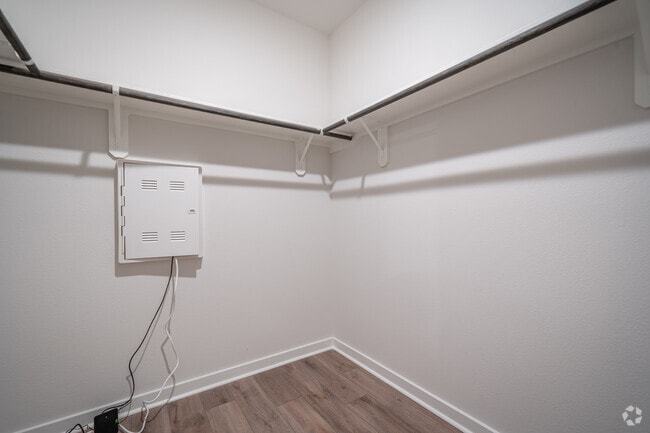 3BR, 2BA - 1,824SF - Primary Closet