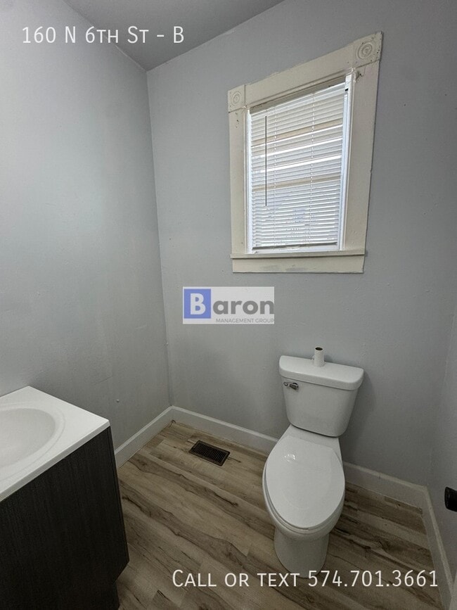 Photo - 160 N 6th St Unit B