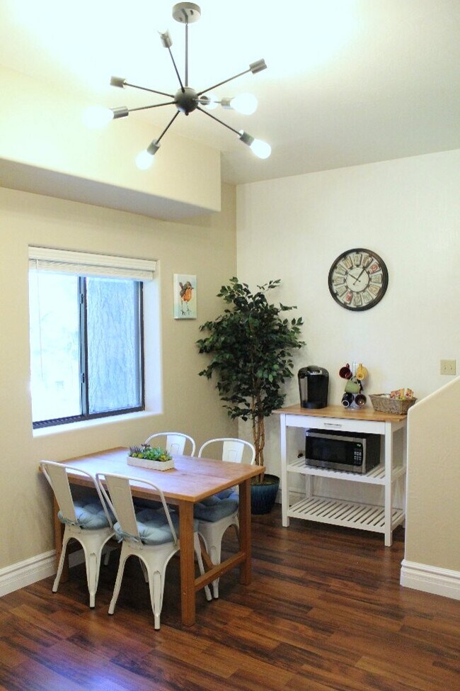 3250 Hunter Pl